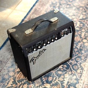 - Fender amp